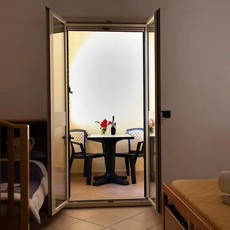 Casa Vacanze I Delfini בית נופש קאלה ליברוטו