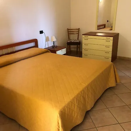Casa Vacanze I Delfini בית נופש קאלה ליברוטו